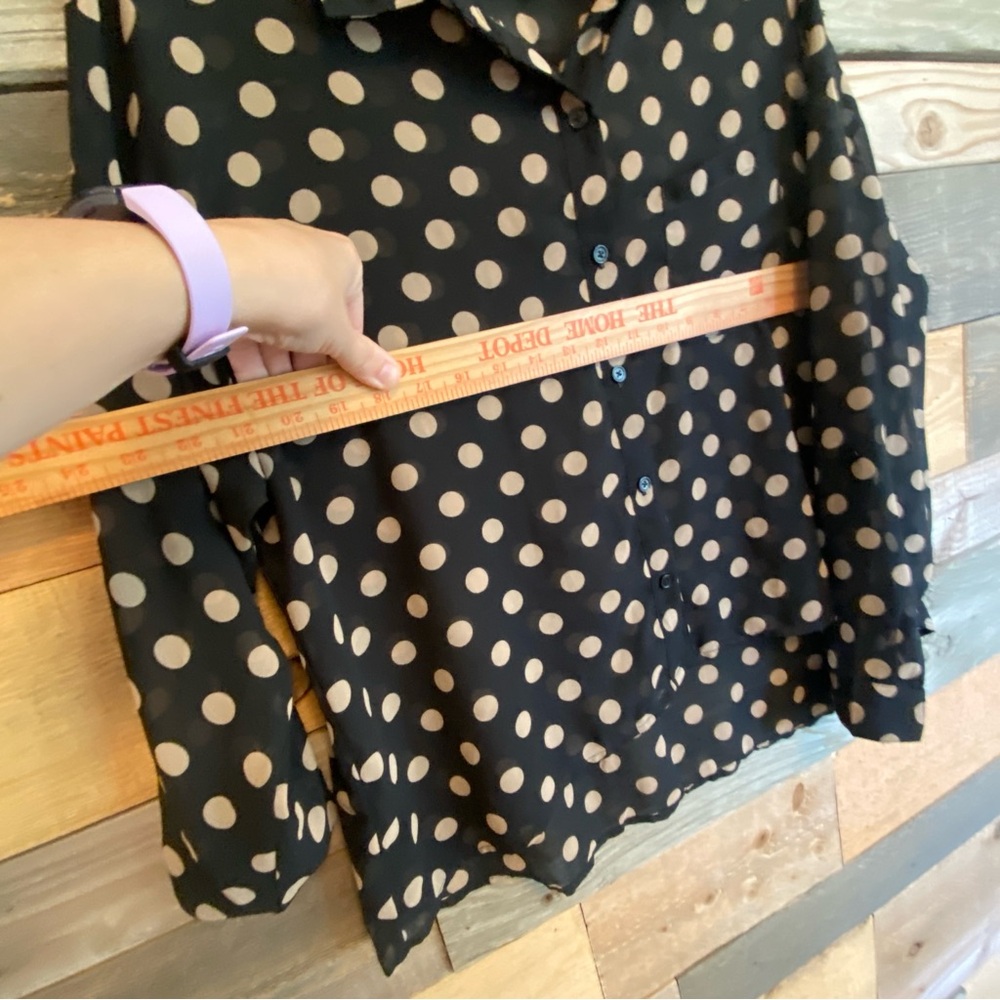 💝3/$20 Forever 21 Polka Dot Button-Down Shirt - Picture 9 of 12